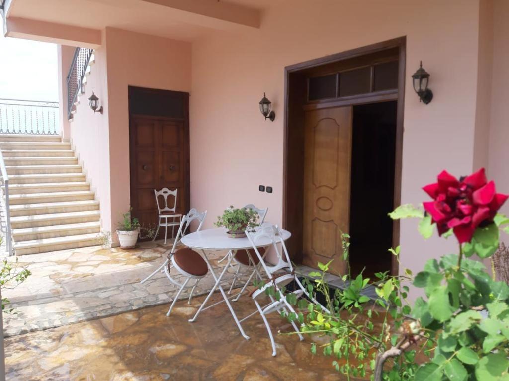 Guesthouse Villa Rosa Berat Exterior photo